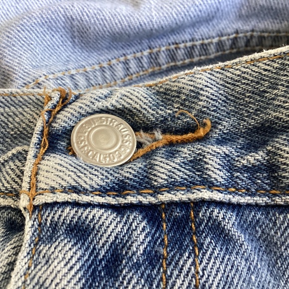 VINTAGE DISTRESSED MENS DISTRESSED 550 LEVI’S JEANS 34 x 30 RELAXED FIT - Picture 3 of 15